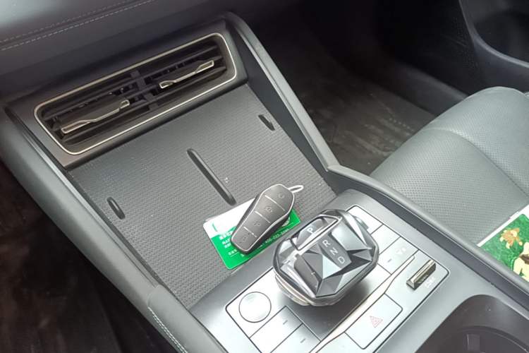 Used BYD Qin L 2024 DM-i 80KM Beyond Model Vehicle Key