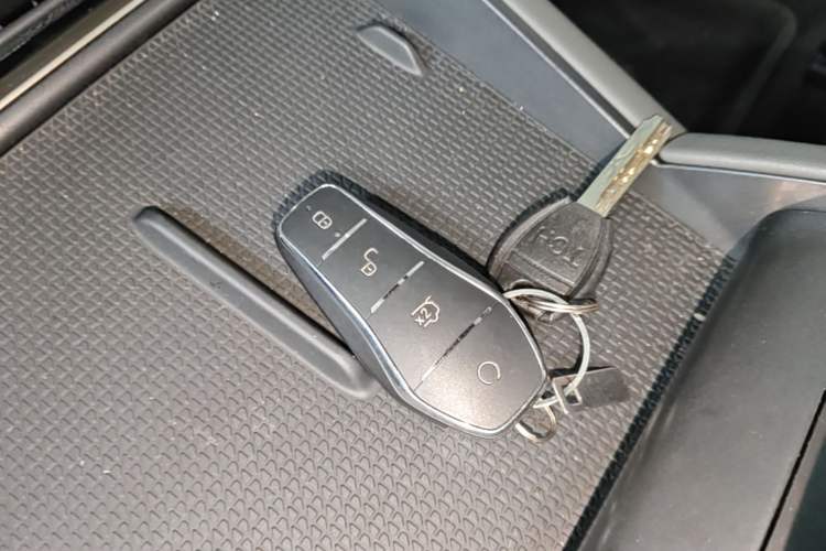 Used BYD Qin L 2024 DM-i 120KM Leading Model Vehicle Key