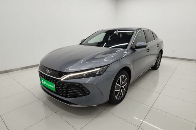 Ojetý BYD Qin L 2024 DM-i 120KM Leading Model