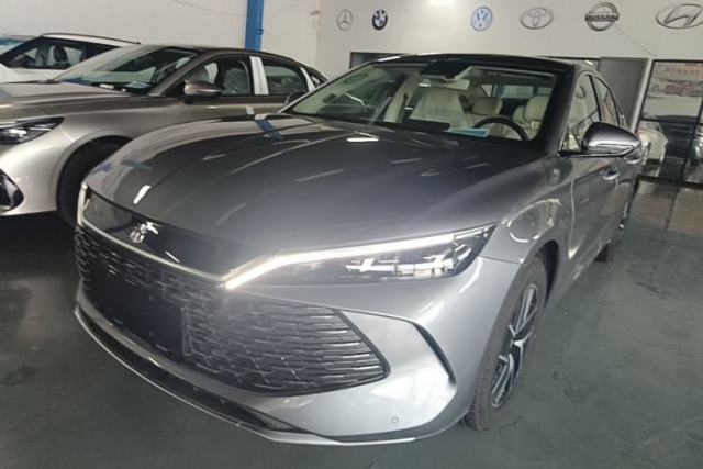 Ojetý BYD Qin L 2024 DM-i 120KM Beyond Model
