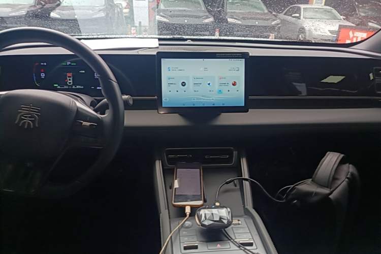 Used BYD Qin L 2024 DM-i 80KM Leading Model Audio And AC Panel