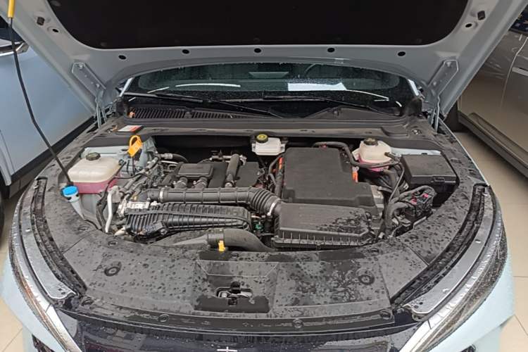 Used BYD Qin L 2024 DM-i 80KM Leading Model Engine Bay