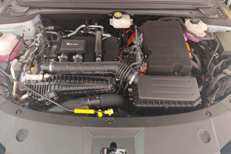 Used BYD Qin L 2024 DM-i 120KM Leading Model Engine Bay
