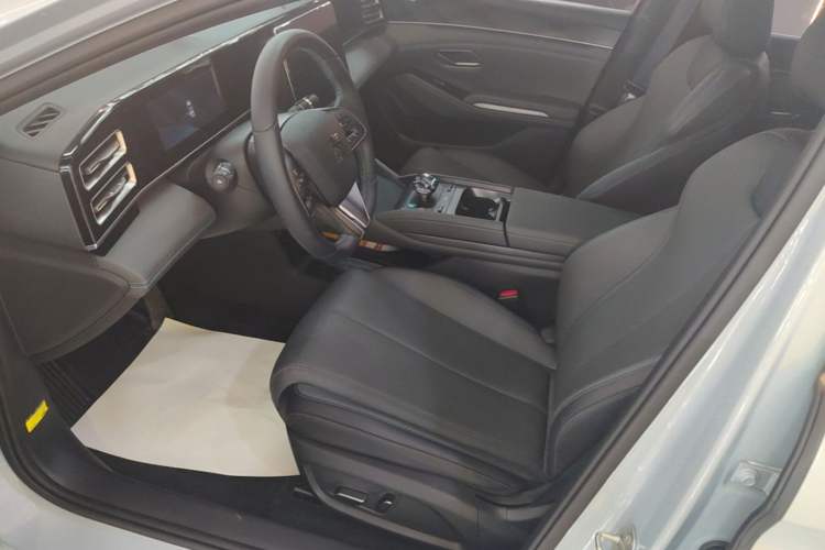 Used BYD Qin L 2024 DM-i 120KM Leading Model Left Front Seat