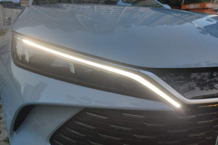 Used BYD Qin L 2024 DM-i 80KM Beyond Model Right Front Headlight