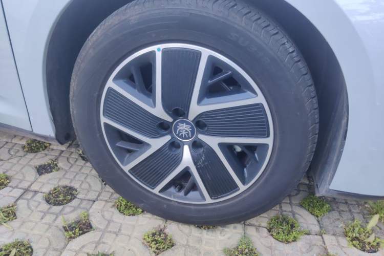 Used BYD Qin L 2024 DM-i 80KM Beyond Model Right Front Wheel Hub