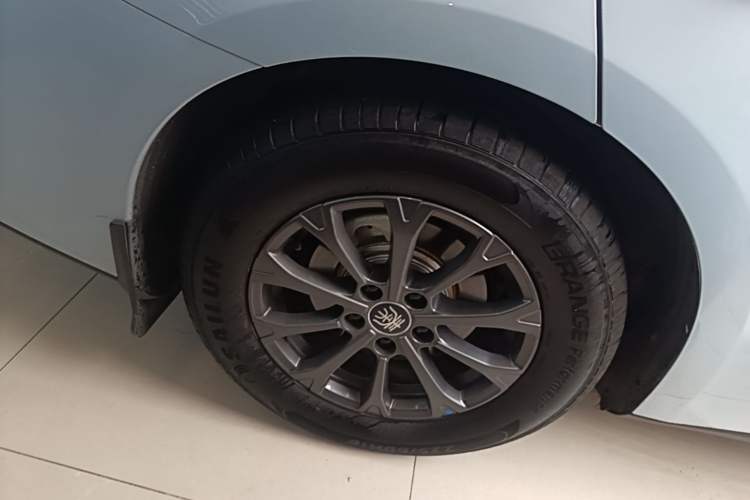 Used BYD Qin L 2024 DM-i 80KM Leading Model Right Rear Wheel Hub