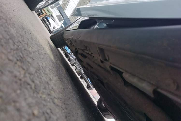 Used BYD Qin L 2024 DM-i 80KM Leading Model Right Side Sill