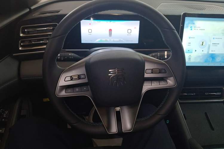 Used BYD Qin L 2024 DM-i 120KM Leading Model Steering Wheel