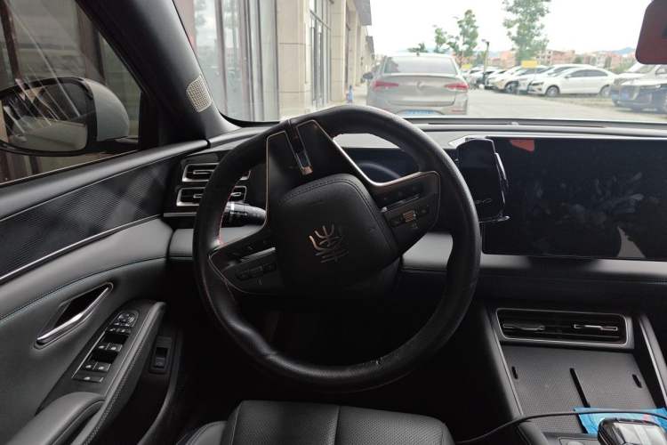 Used BYD Qin L 2024 DM-i 120KM Leading Model Steering Wheel