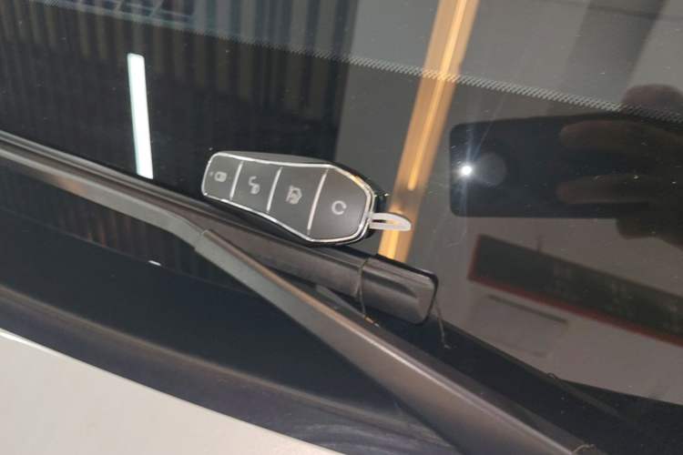 Used BYD Qin L 2024 DM-i 120KM Leading Model Vehicle Key
