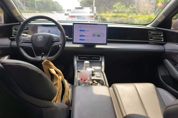 Used BYD Qin L 2024 DM-i 120KM Leading Model Center Console