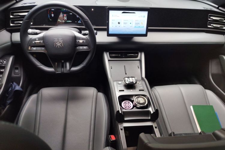 Used BYD Qin L 2024 DM-i 80KM Leading Model Center Console
