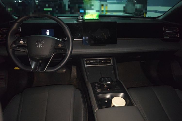Used BYD Qin L 2024 DM-i 80KM Leading Model Center Console