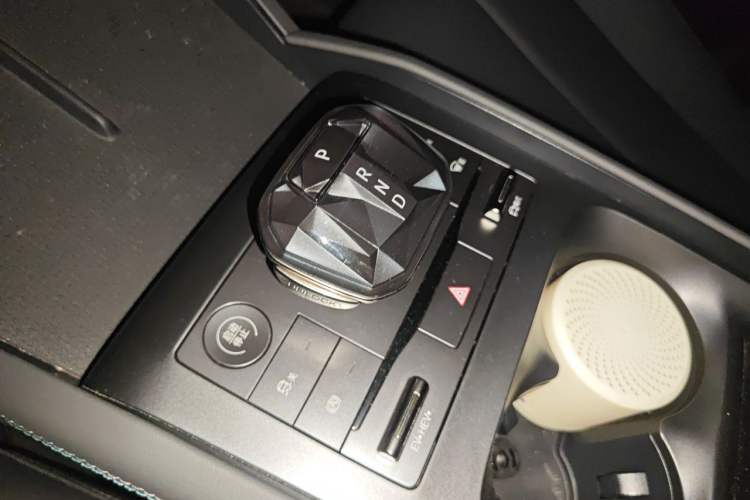 Used BYD Qin L 2024 DM-i 80KM Leading Model Gear Lever