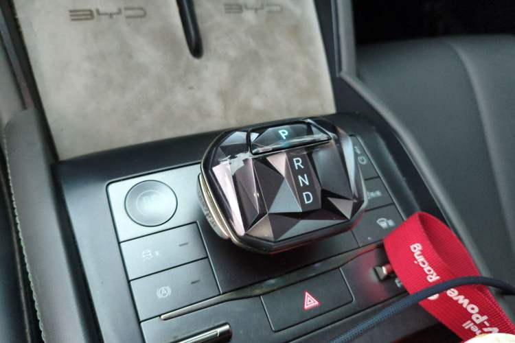 Used BYD Qin L 2024 DM-i 80KM Beyond Model Gear Lever