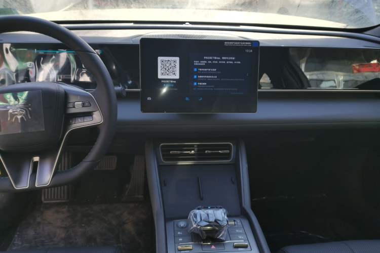 Used BYD Qin L 2024 DM-i 120KM Leading Model Audio And AC Panel