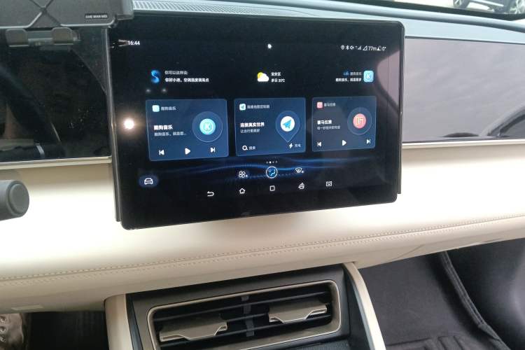 Used BYD Qin L 2024 DM-i 80KM Leading Model Audio And AC Panel