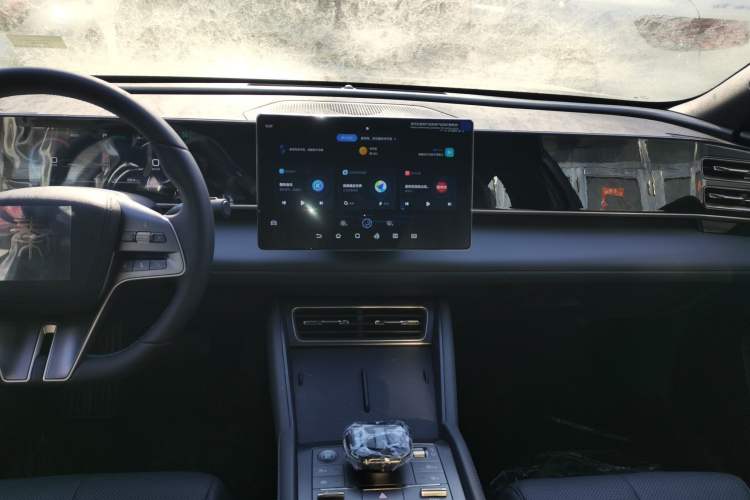 Used BYD Qin L 2024 DM-i 120KM Leading Model Audio And AC Panel