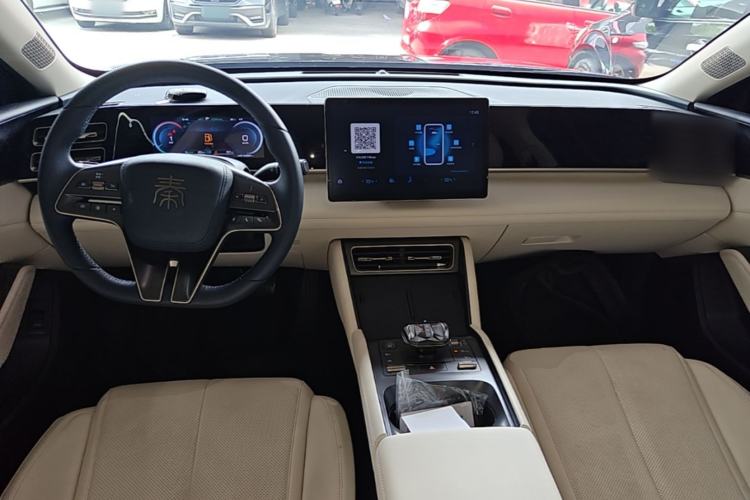 Used BYD Qin L 2024 DM-i 80KM Beyond Model Center Console