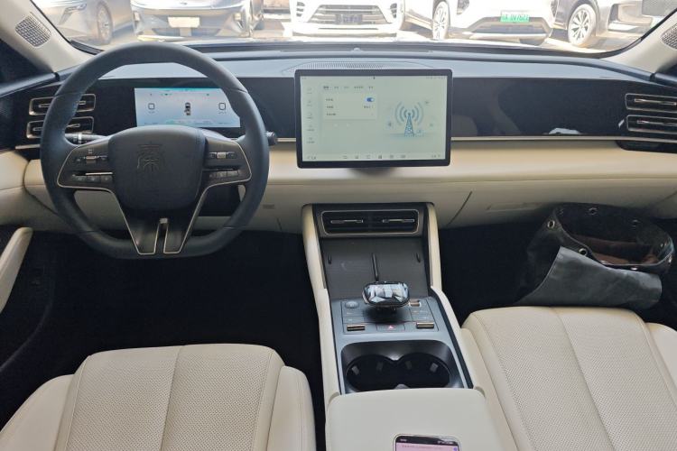 Used BYD Qin L 2024 DM-i 80KM Beyond Model Center Console