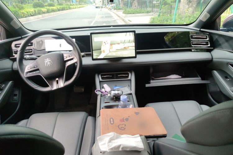 Used BYD Qin L 2024 DM-i 80KM Beyond Model Center Console