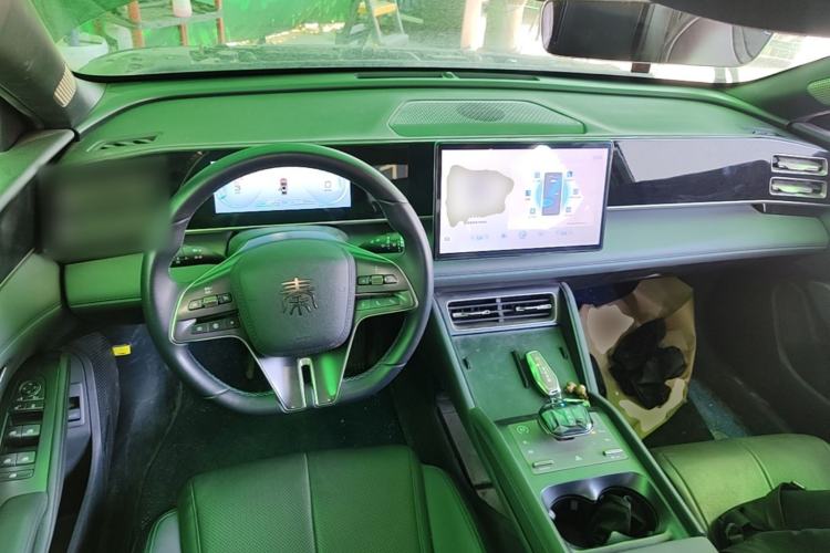 Used BYD Qin L 2024 DM-i 120KM Leading Model Center Console
