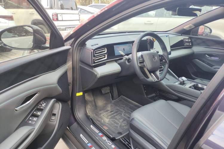 Used BYD Qin L 2024 DM-i 80KM Beyond Model Driver Seat