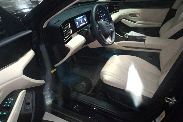 Used BYD Qin L 2024 DM-i 80KM Beyond Model Driver Seat