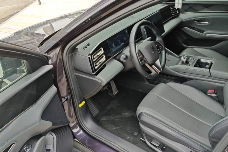 Used BYD Qin L 2024 DM-i 80KM Beyond Model Driver Seat