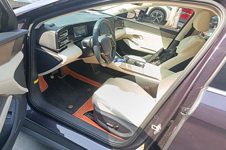Used BYD Qin L 2024 DM-i 120KM Excellence Model Driver Seat
