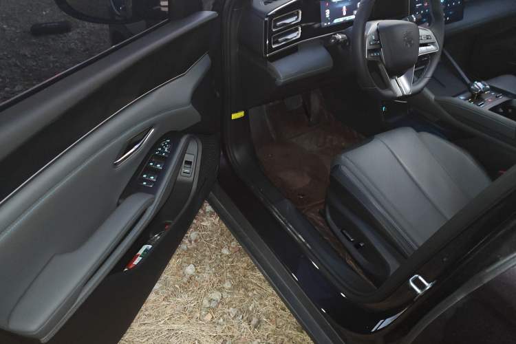 Used BYD Qin L 2024 DM-i 120KM Beyond Model Driver Seat