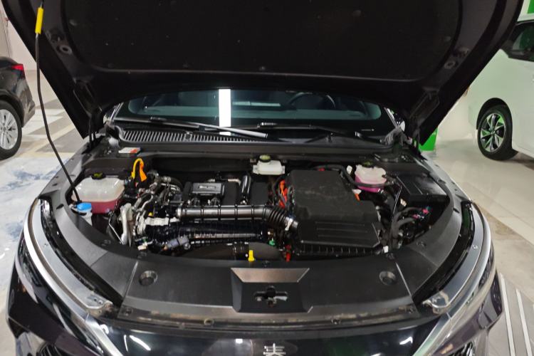 Used BYD Qin L 2024 DM-i 80KM Beyond Model Engine Bay