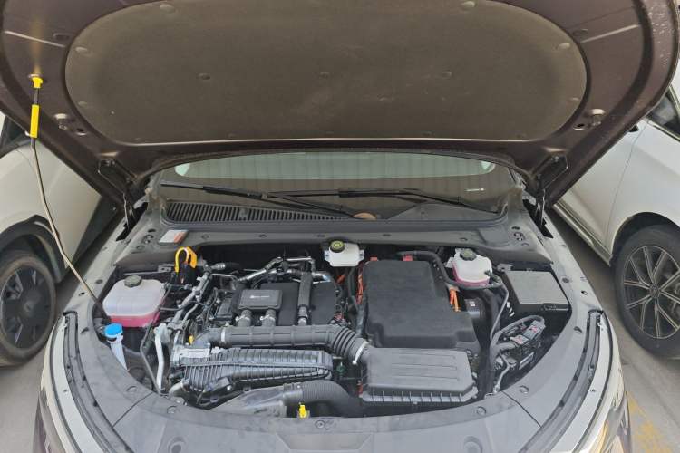 Used BYD Qin L 2024 DM-i 80KM Beyond Model Engine Bay