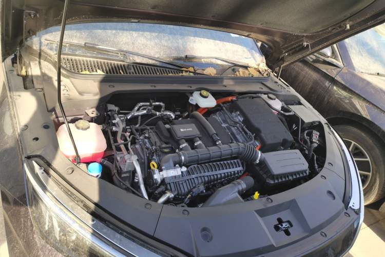 Used BYD Qin L 2024 DM-i 120KM Leading Model Engine Bay