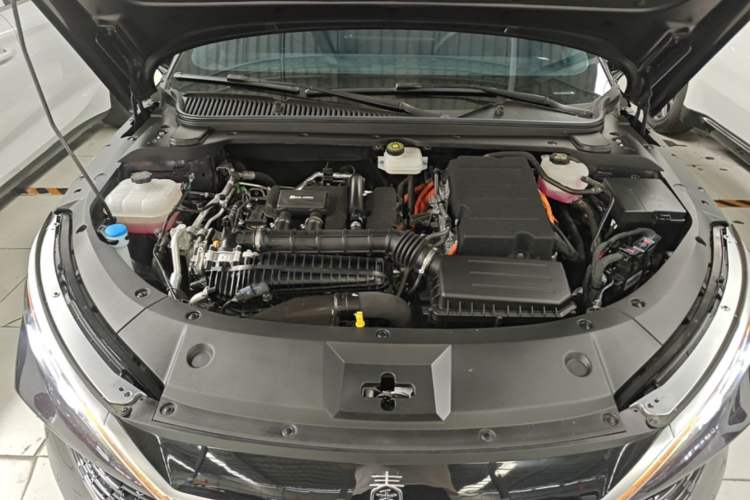 Used BYD Qin L 2024 DM-i 120KM Excellence Model Engine Bay