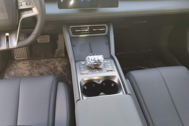 Used BYD Qin L 2024 DM-i 120KM Leading Model Gear Lever