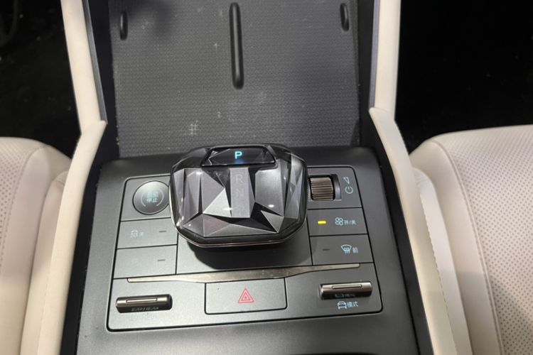 Used BYD Qin L 2024 DM-i 80KM Beyond Model Gear Lever