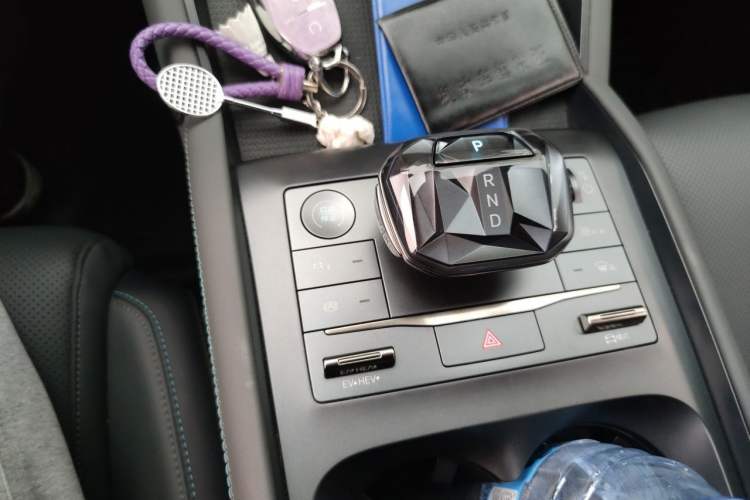 Used BYD Qin L 2024 DM-i 80KM Beyond Model Gear Lever