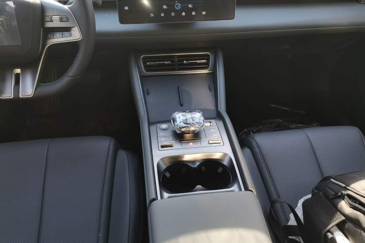 Used BYD Qin L 2024 DM-i 120KM Leading Model Gear Lever