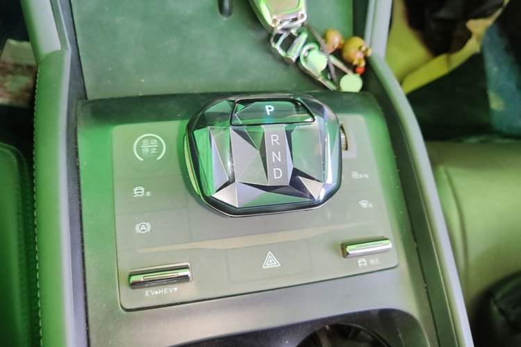 Used BYD Qin L 2024 DM-i 120KM Leading Model Gear Lever