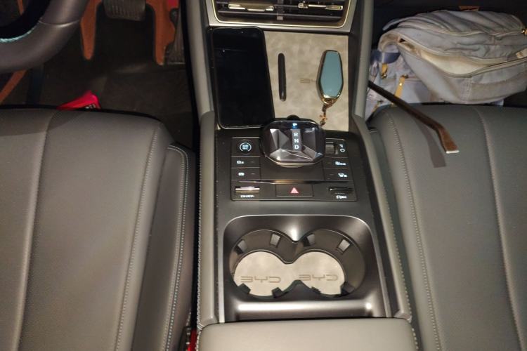 Used BYD Qin L 2024 DM-i 80KM Beyond Model Gear Lever