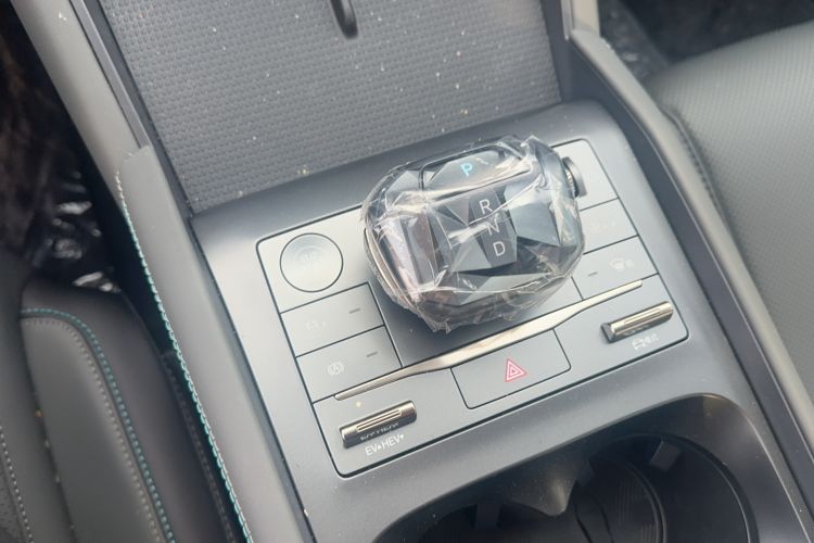 Used BYD Qin L 2024 DM-i 120KM Leading Model Gear Lever