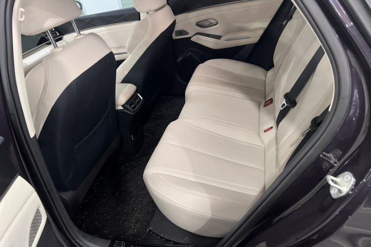 Used BYD Qin L 2024 DM-i 80KM Beyond Model Interior 1