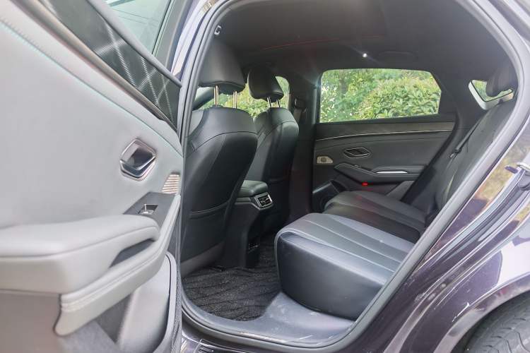 Used BYD Qin L 2024 DM-i 120KM Leading Model Interior 3