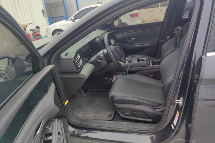 Used BYD Qin L 2024 DM-i 120KM Leading Model Interior 3