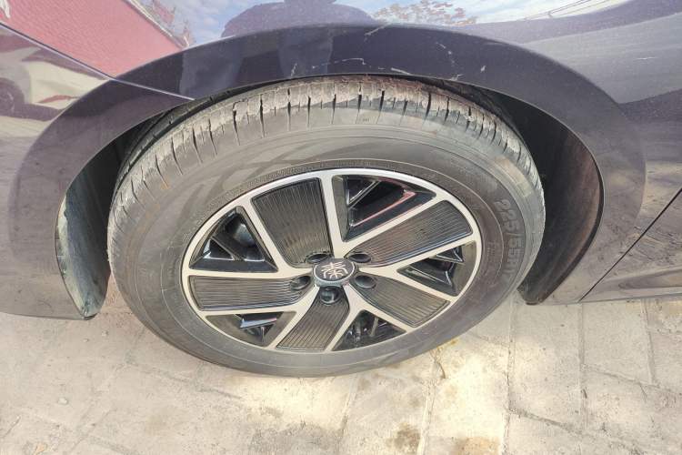 Used BYD Qin L 2024 DM-i 80KM Beyond Model Left Front Wheel Hub