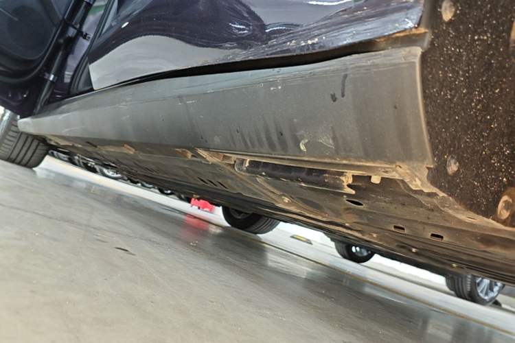 Used BYD Qin L 2024 DM-i 80KM Beyond Model Left Side Sill
