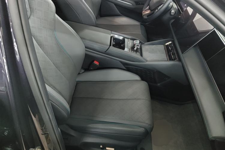 Used BYD Qin L 2024 DM-i 120KM Excellence Model Right Front Seat