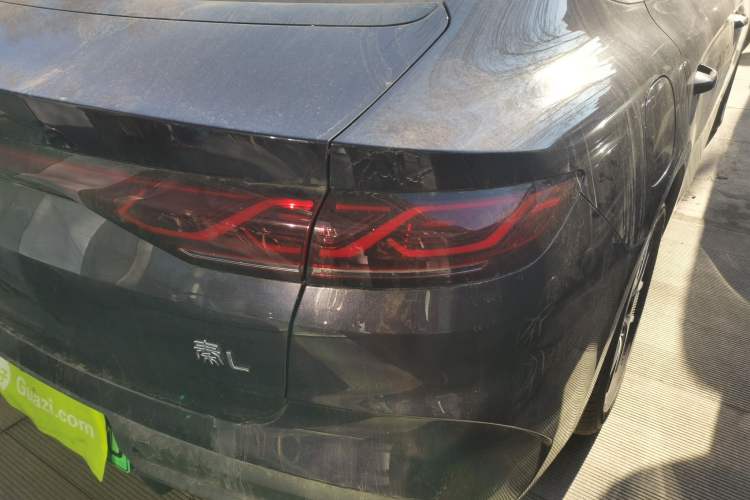 Used BYD Qin L 2024 DM-i 120KM Leading Model Right Rear Taillight